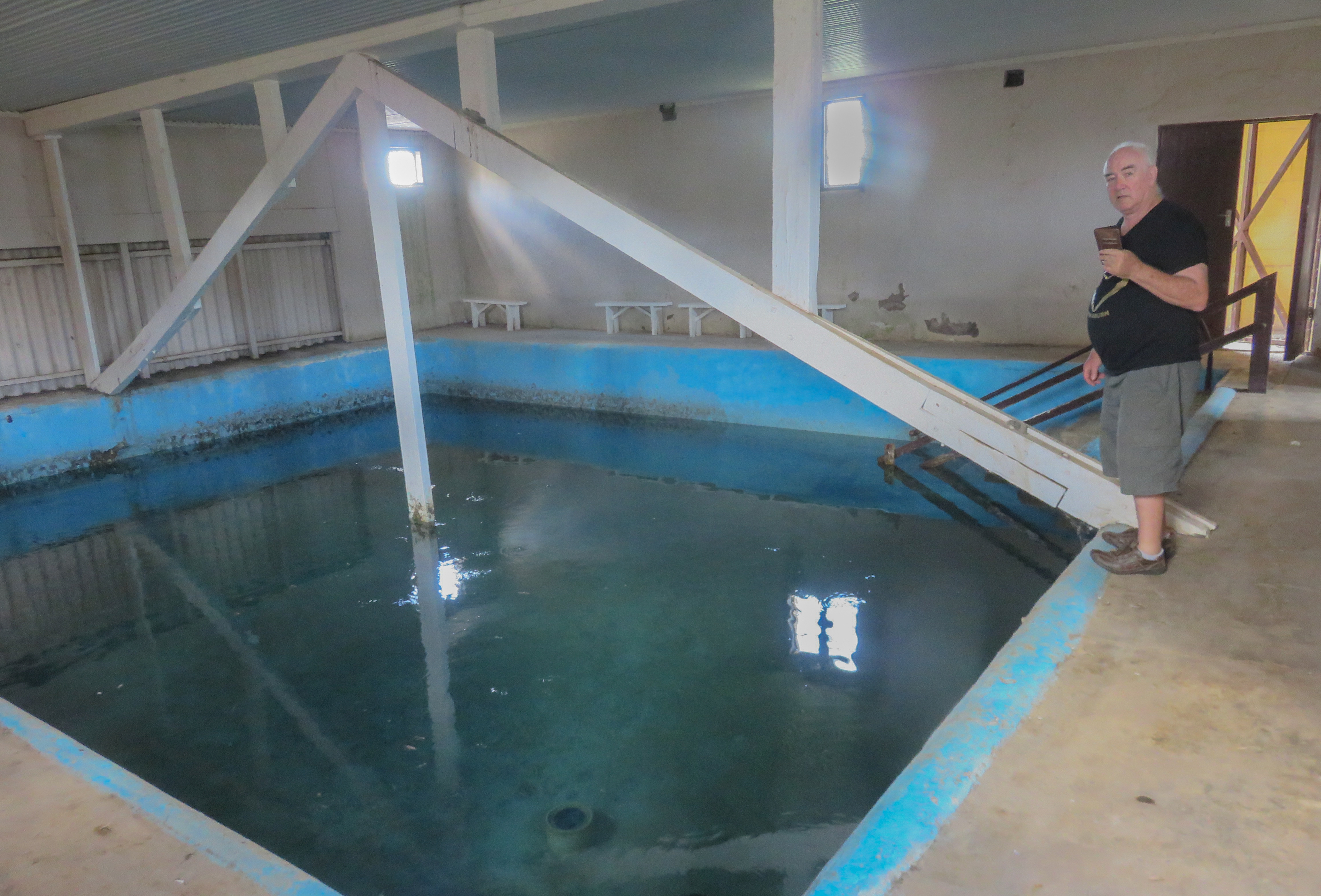 Soutpan Florisbad indoor bath.jpg